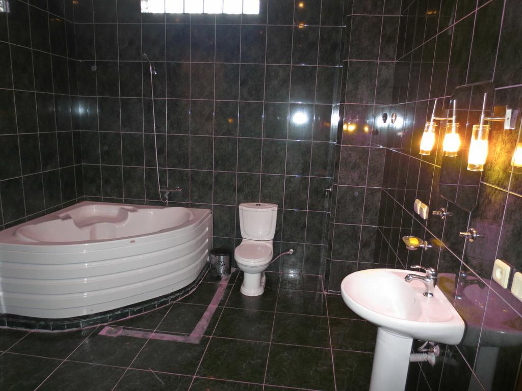 Batumi Sun Hostel Δωμάτιο φωτογραφία